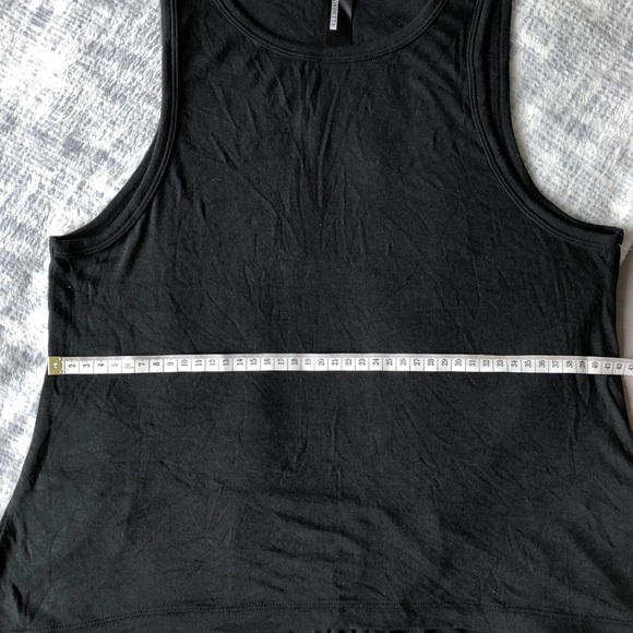 Black sleeveless tank top - Picture 3 of 4